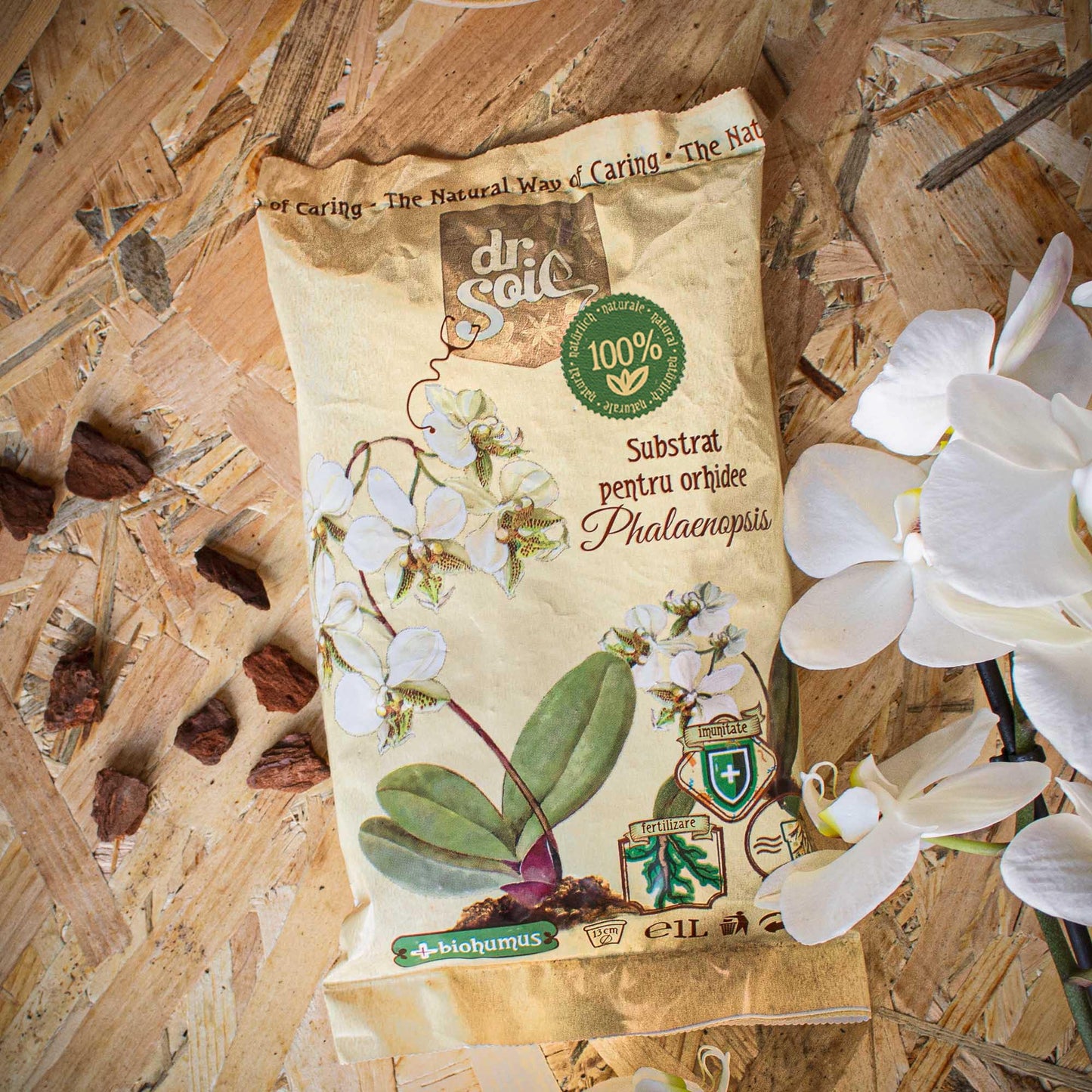 Substrat natural Dr.Soil pentru orhidee Phalaenopsis la punga de 1L